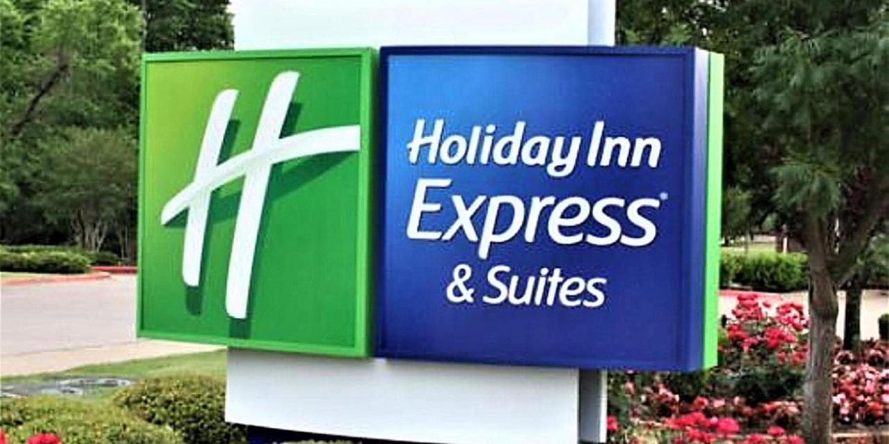 Holiday Inn Express & Suites - Detroit - Dearborn By Ihg Exterior photo
