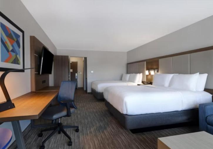 Holiday Inn Express & Suites - Detroit - Dearborn By Ihg Exterior photo